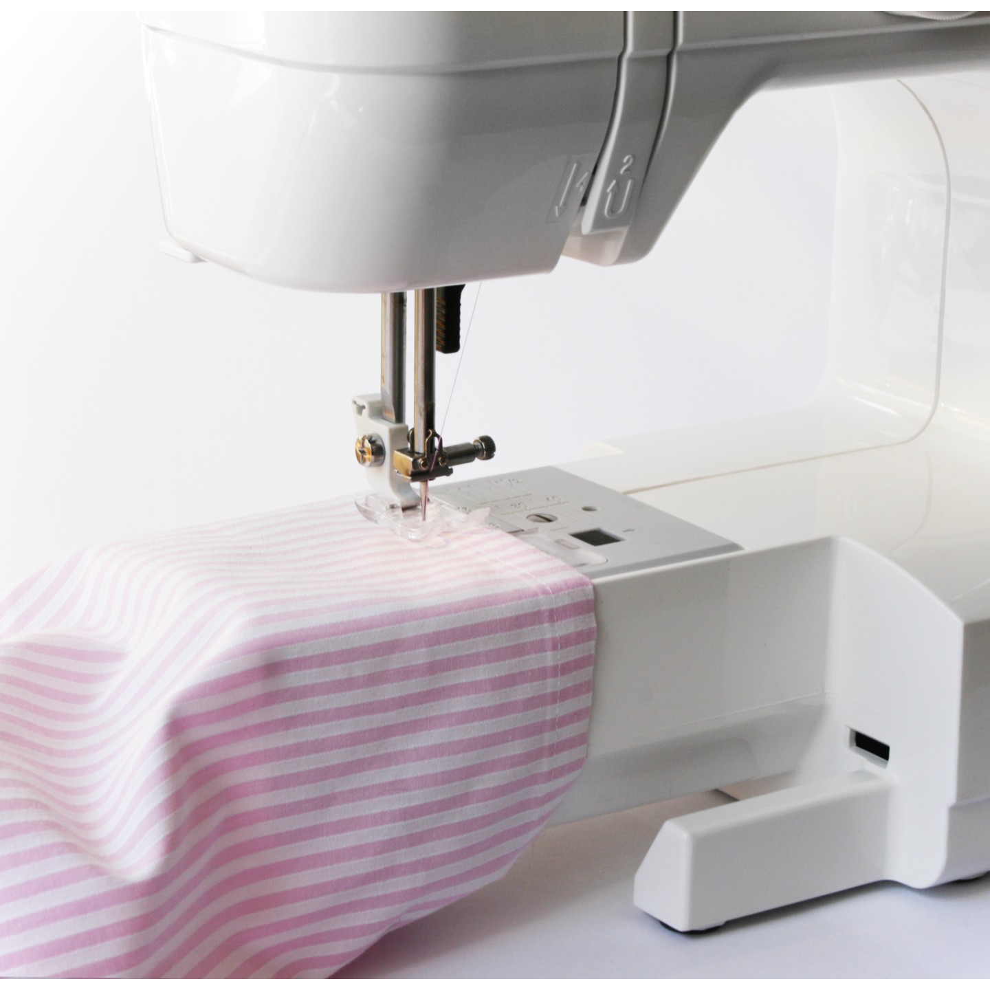 Machine à coudre Elna eXplore 160