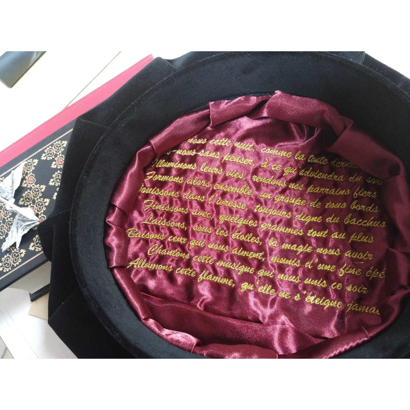 Faluche personnalis&eacute; : cr&eacute;ations uniques en ligne | Fil M&eacute;canique