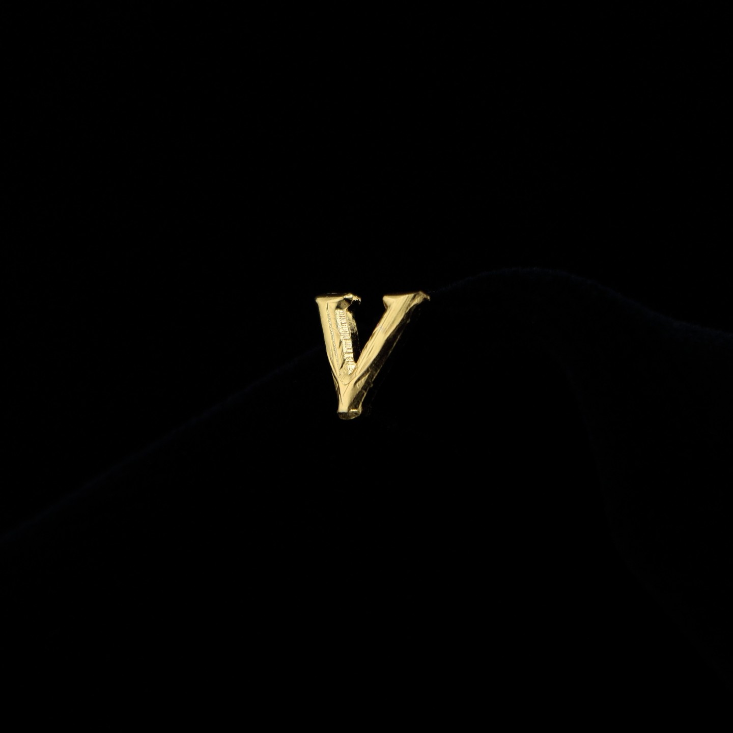 Petite lettre v (10mm)