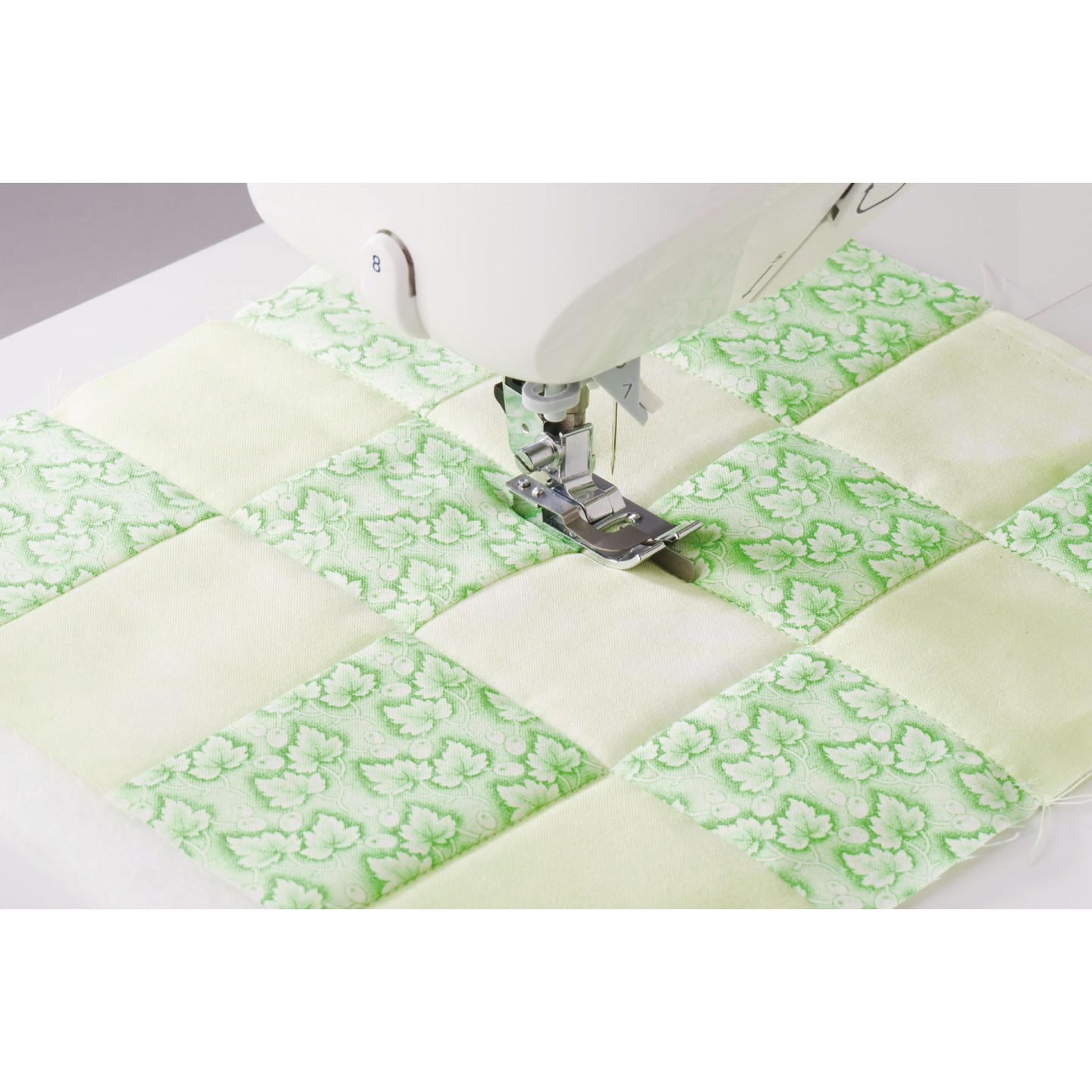 Machine à coudre Juki HZL DX 7