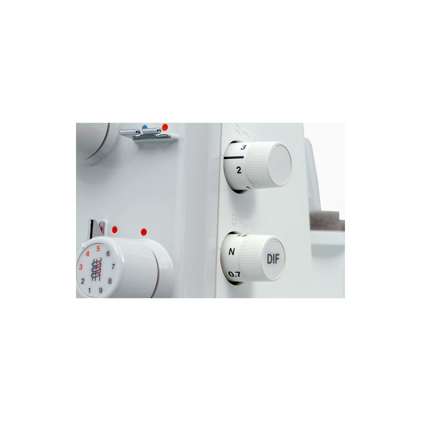 Surjeteuse Juki MO 654 DEN