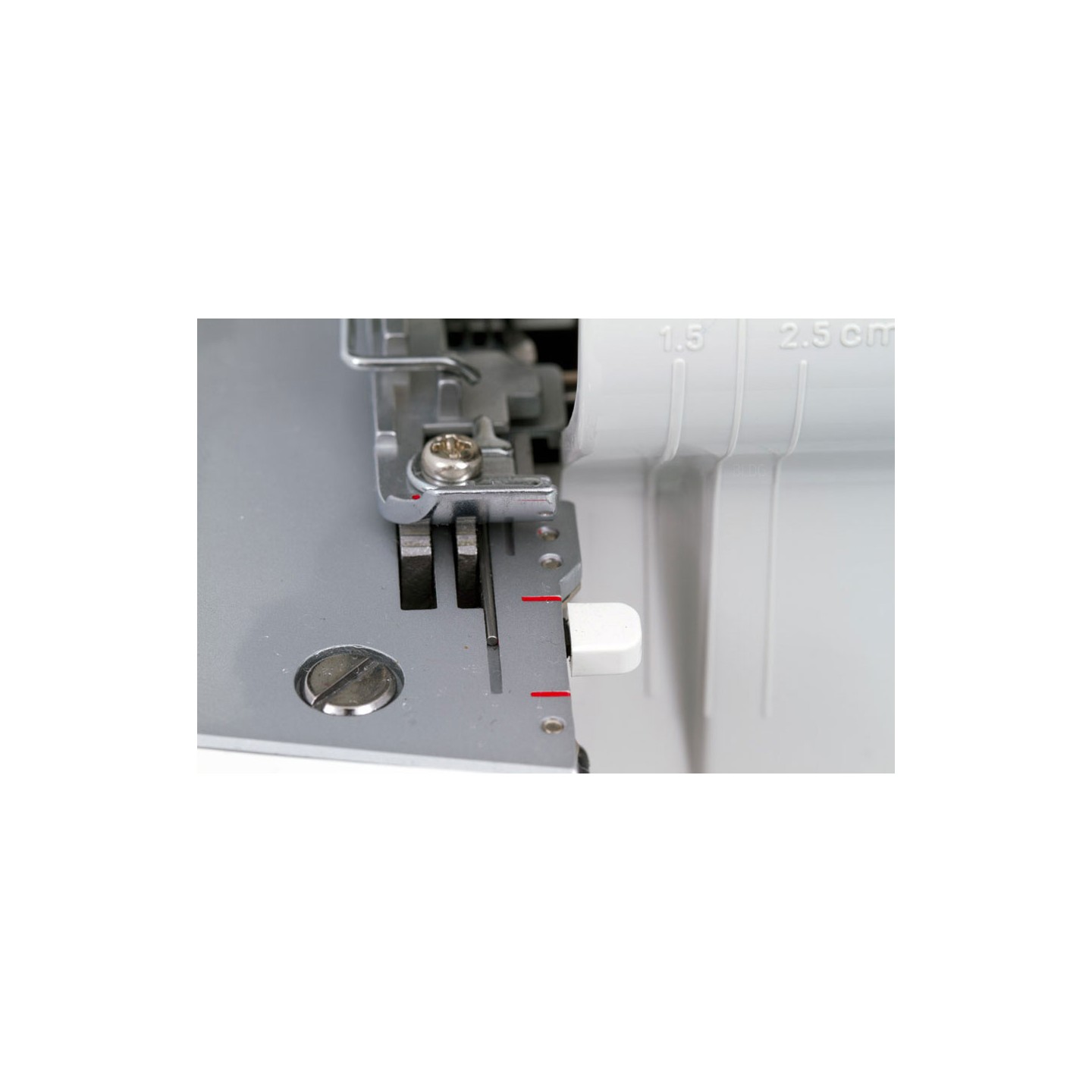 Surjeteuse Juki MO 654 DEN