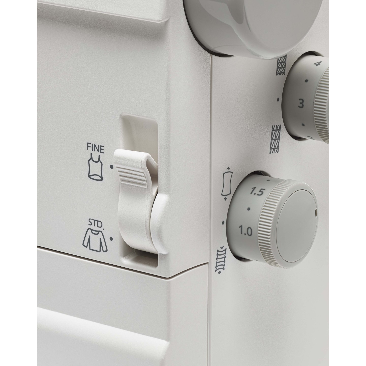 Recouvreuse Elna eXtend Covermax