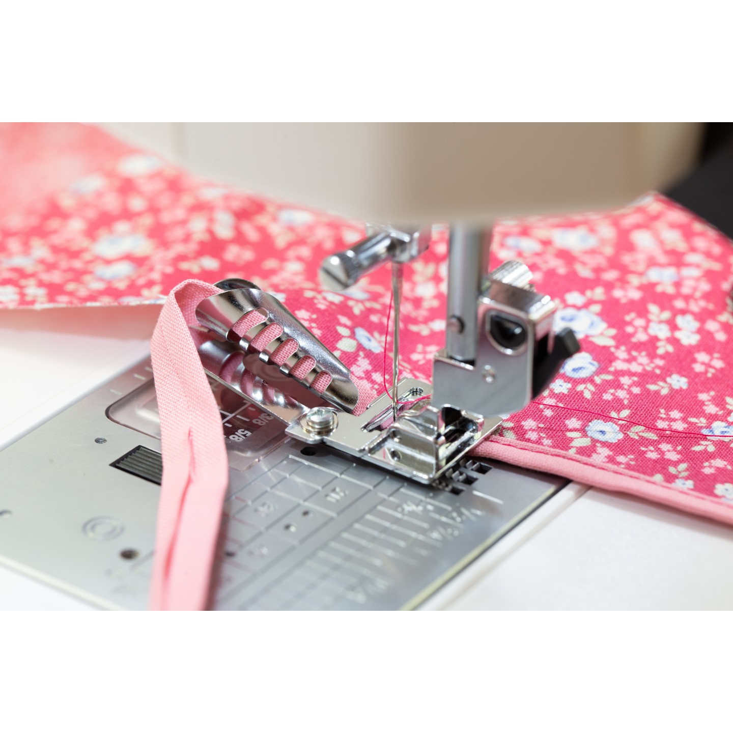 Machine à coudre Elna eXcellence 680+ Fashion & Decor édition