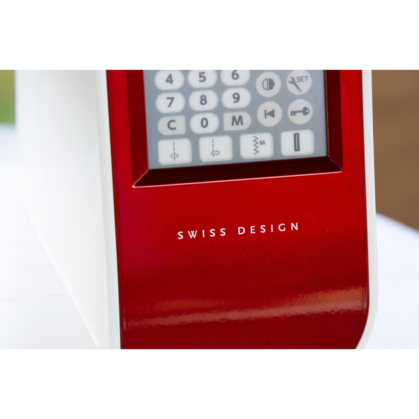 Machine à coudre Elna eXcellence 680+ Fashion & Decor édition