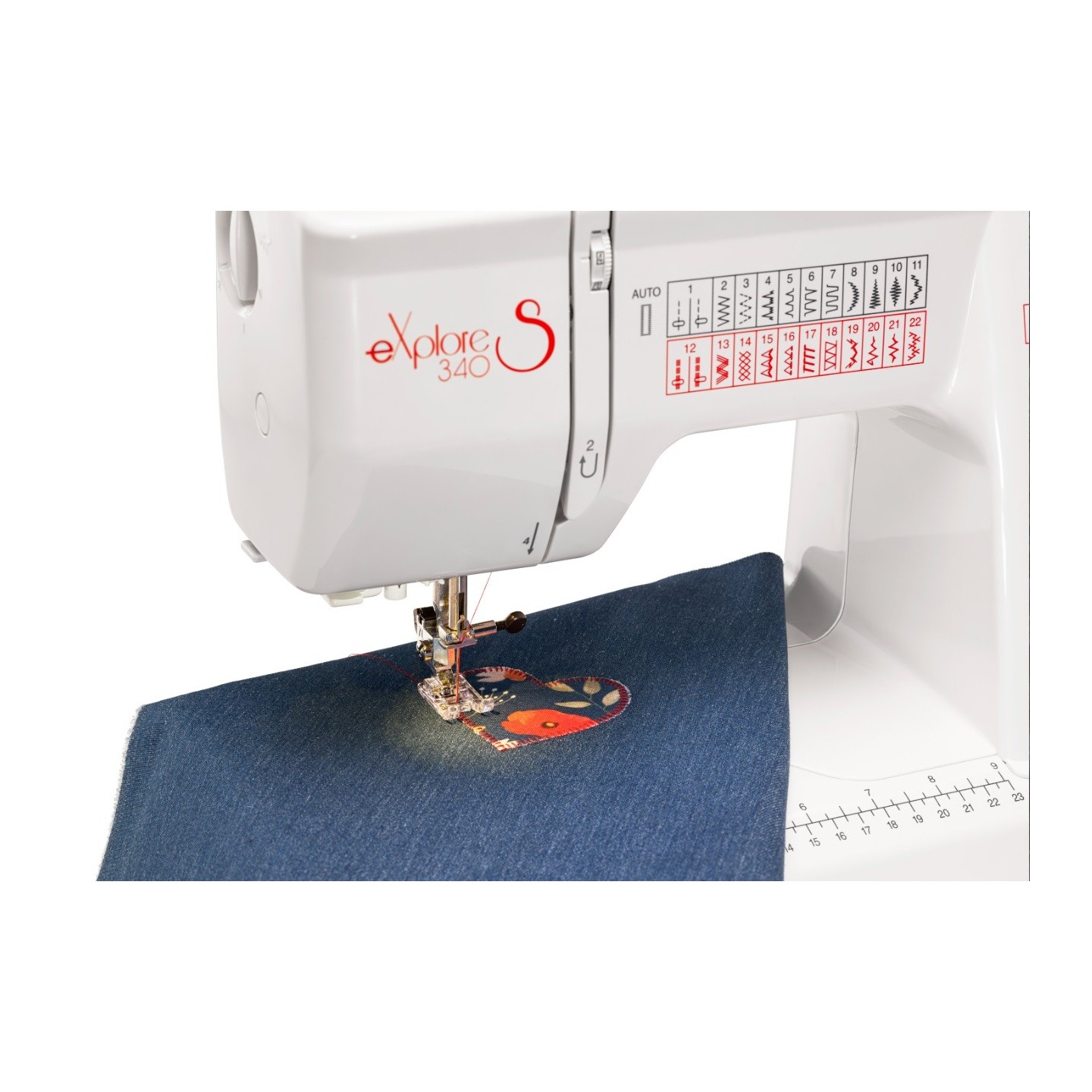 Machine à coudre Elna eXplore 320S