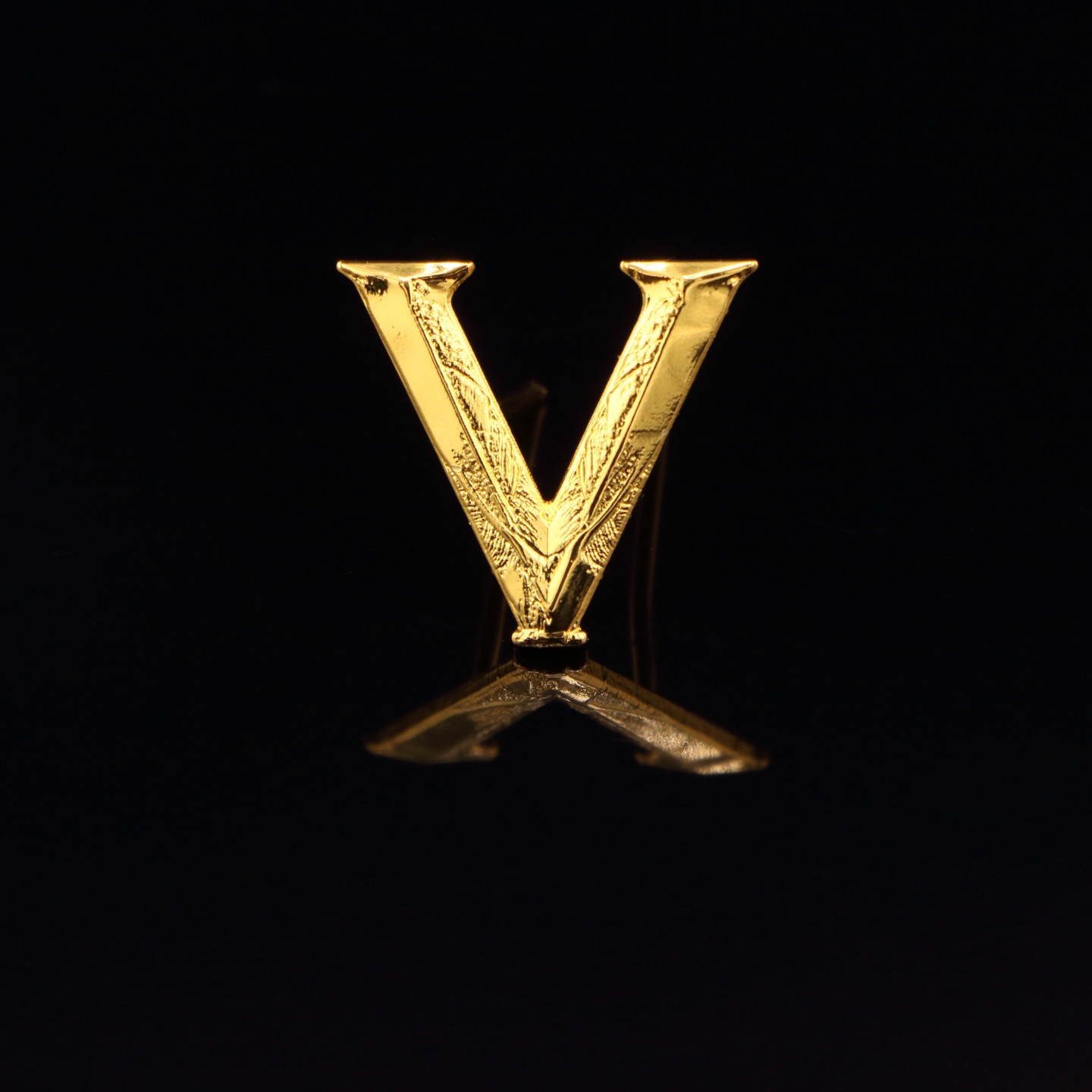 Grande lettre V (18mm)