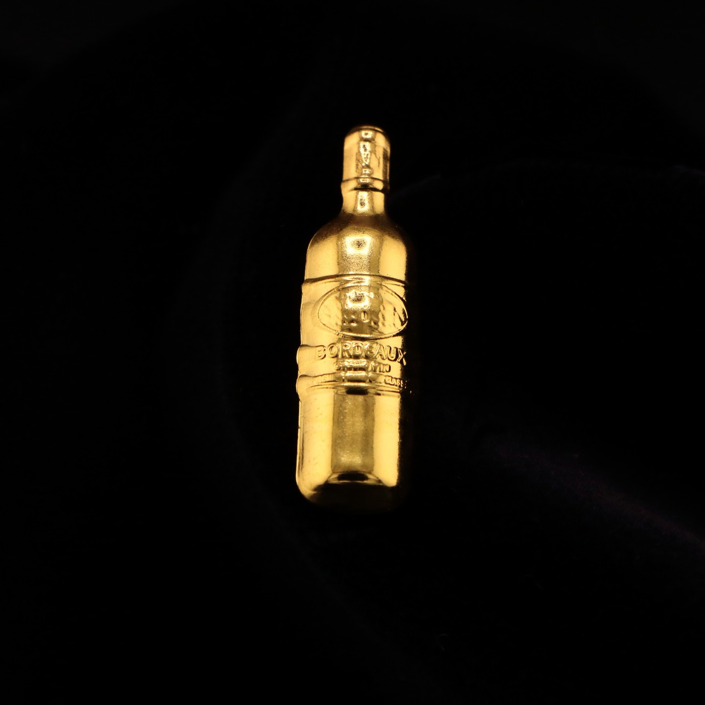 Bouteille de Bordeaux : Symbole d’excès festif