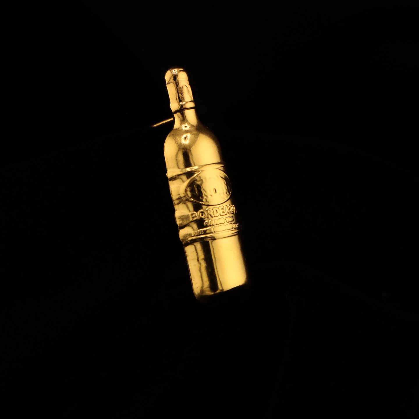 Bouteille de Bordeaux : Symbole d’excès festif