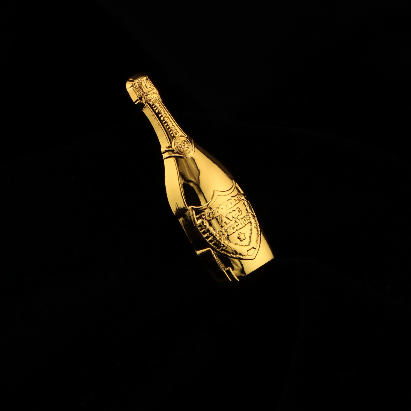 Bouteille de Champagne : Symbole de fête et de responsabilité